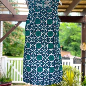 Vineyard Vine green, white, and blue dress